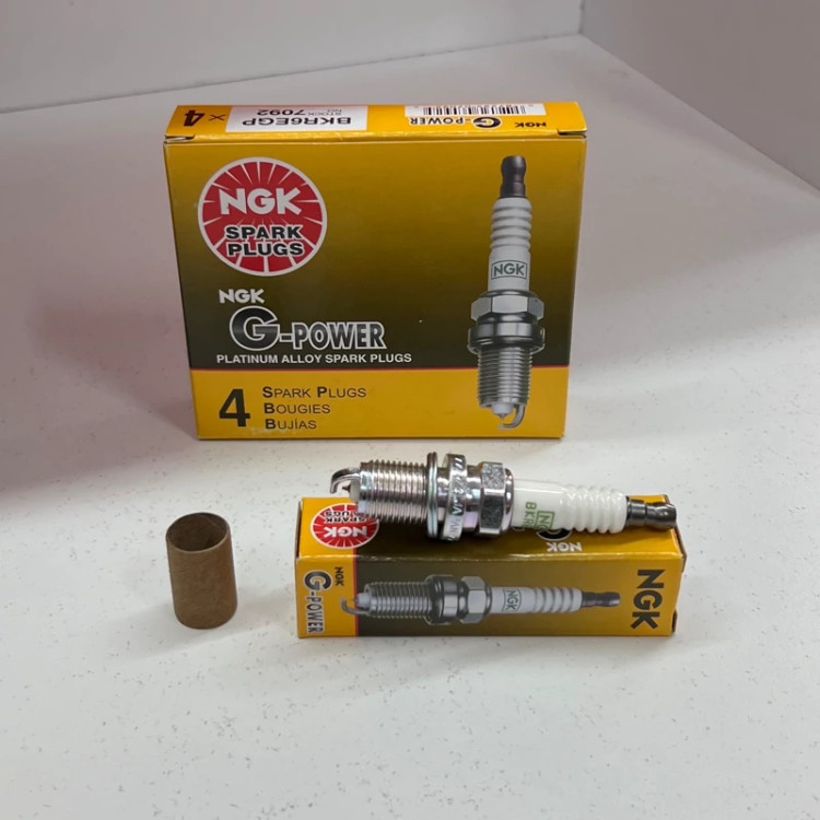 شمع موتور NGK سوزنی پایه کوتاه (پس کرایه)