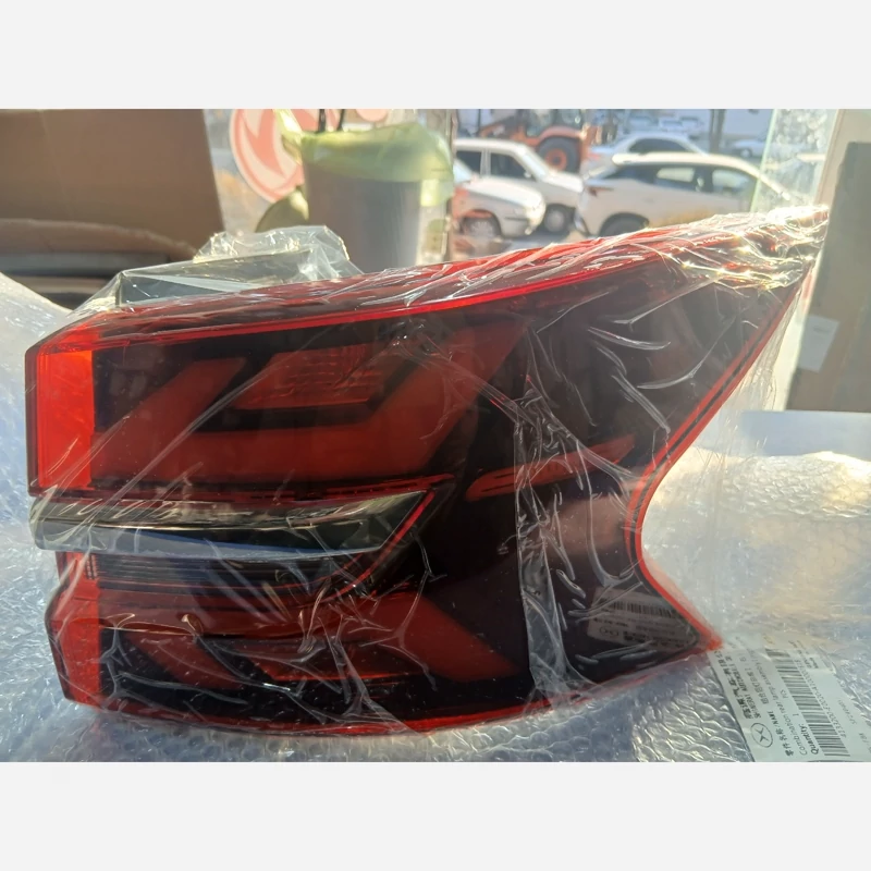 چراغ عقب روی گلگیر راست کی ام سی A5وSWM(پسکرایه)