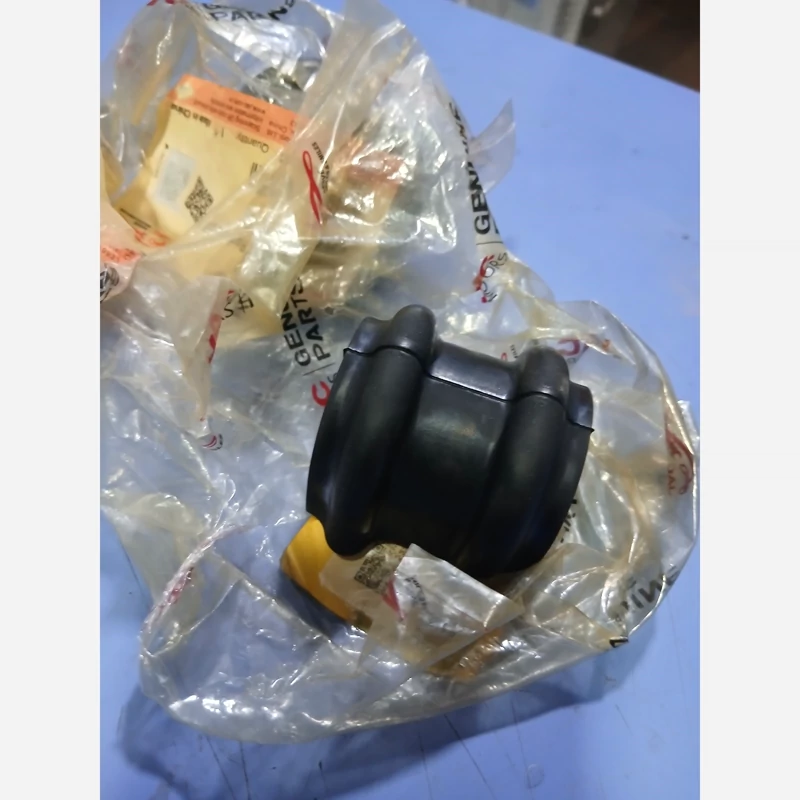 لاستیک چاکدار میل موج گیر جلو کی ام سی K7 (پس کرایه)