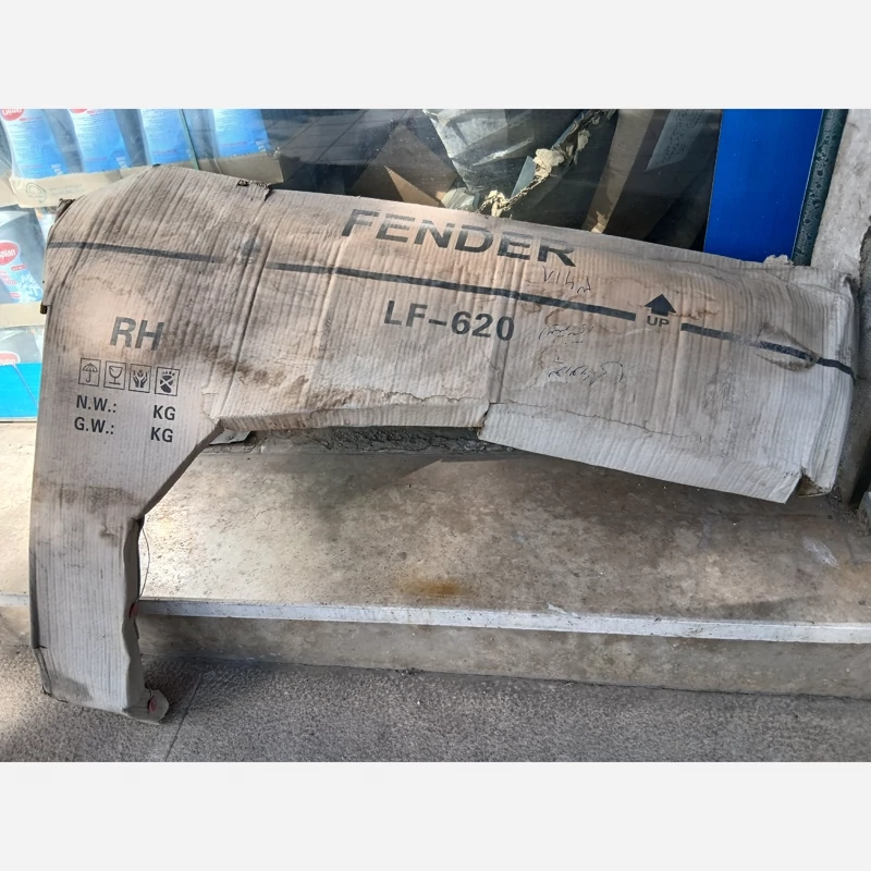 گلگیر جلو راست لیفان 620اصلی (پس کرایه)