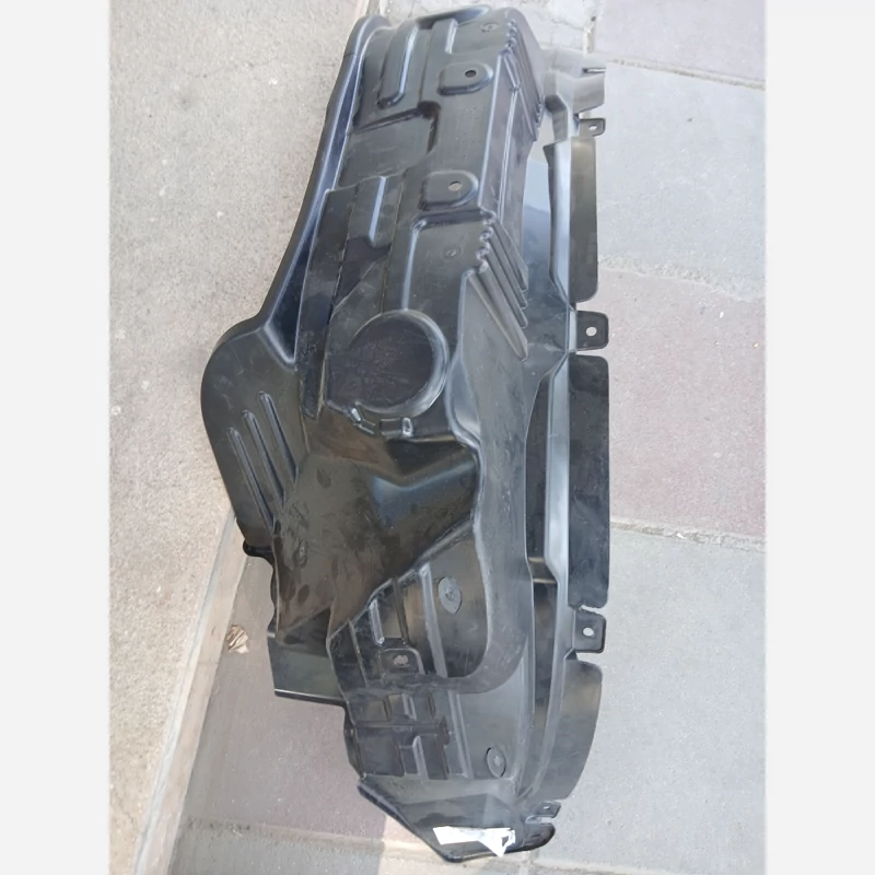 شلگیر عقب چپ کی ام سی تی 8 (پس کرایه)