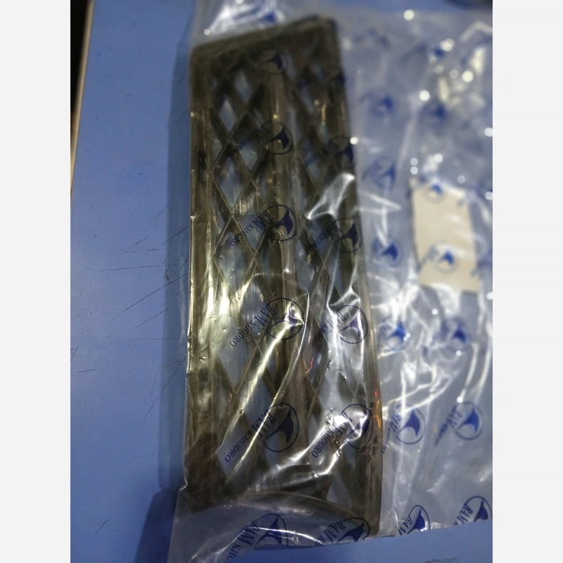 شبکه سپر جلو راست لیفان 620 اصلی (پس کرایه)