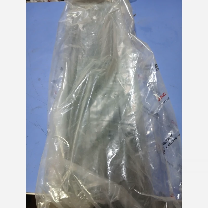 کفپوش وسط سپرعقب کی ام سی تی 8 (پس کرایه)