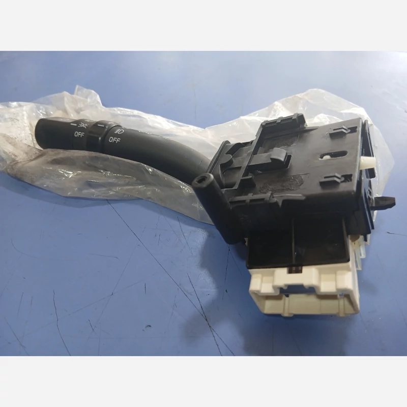 دسته راهنما وکلید چراغ مه شکن جیلی GC6 (پس کرایه)