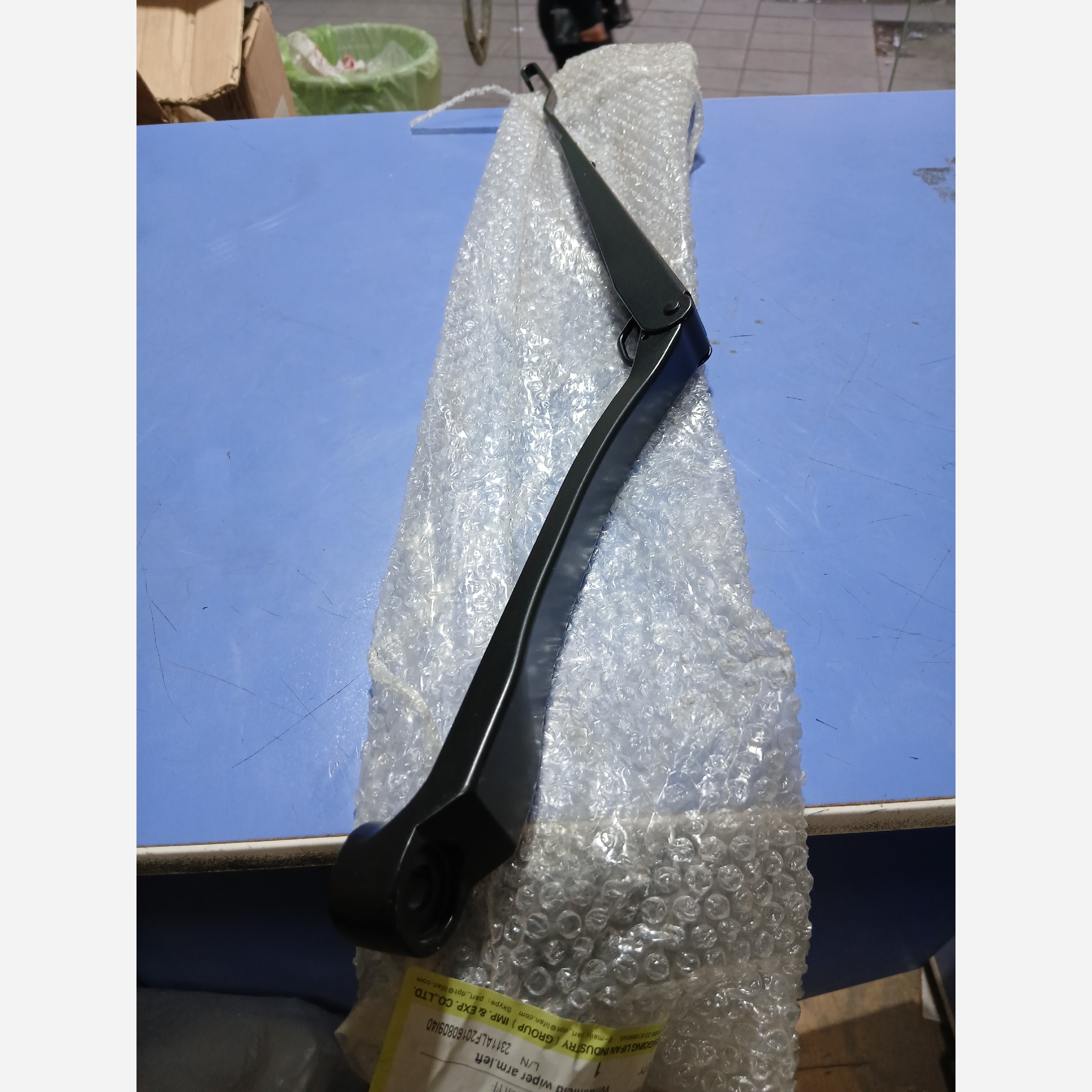 بازو برف پاکن چپ لیفان 820اصلی(پس کرایه)